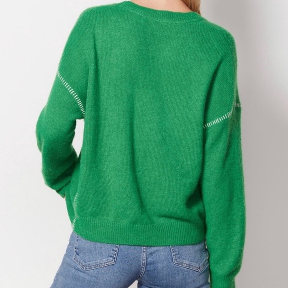Revolve Sundry Oversized Sweater in Emerald & Eggshell - Picture 4 of 14